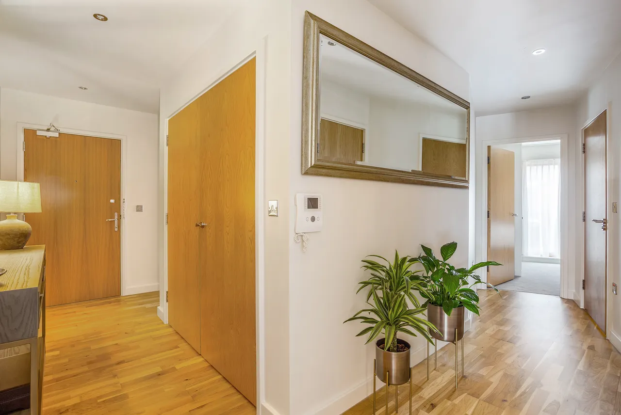 Kew Bridge Road, Brentford, TW8, photo 7