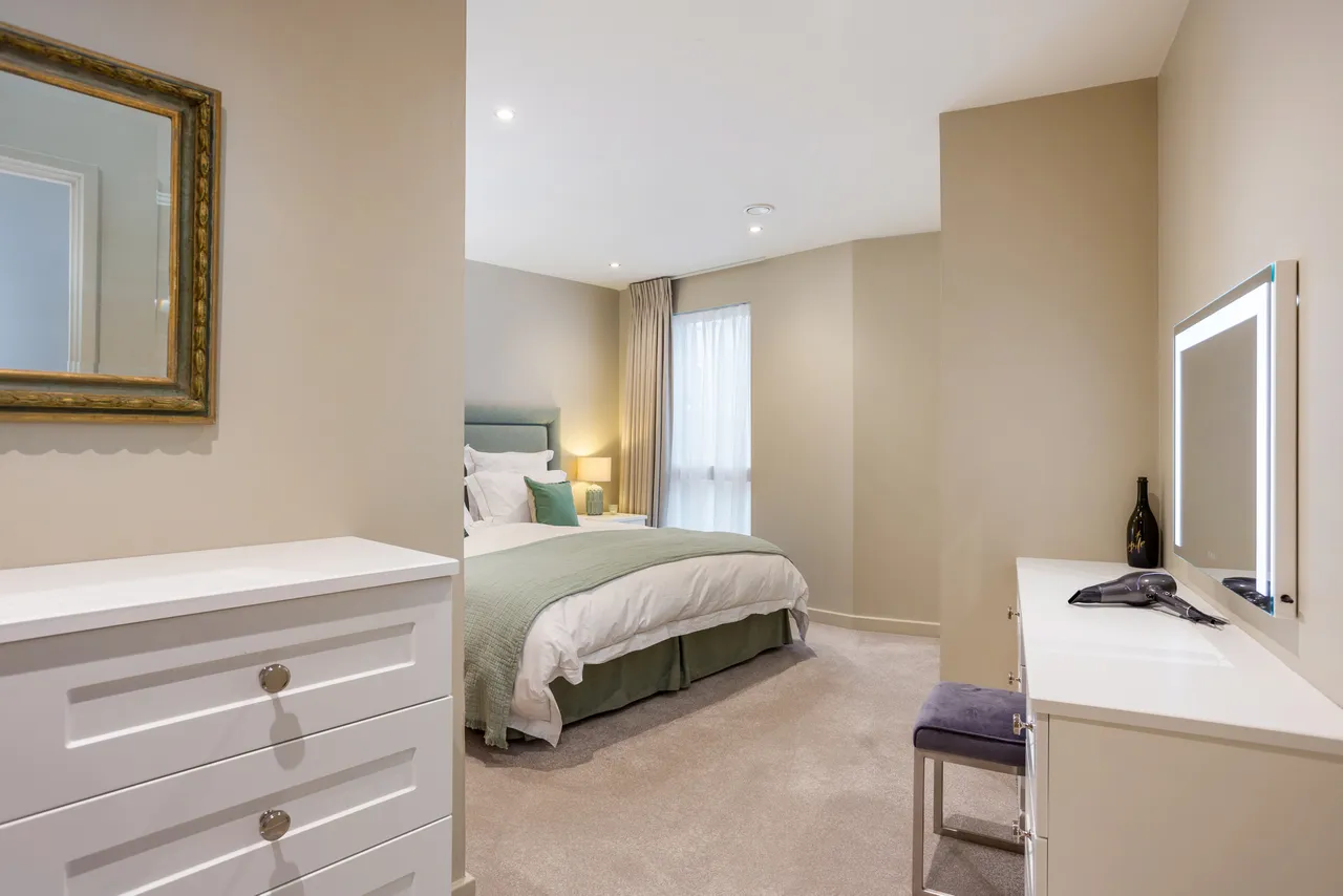 Kew Bridge Road, Brentford, TW8, photo 9
