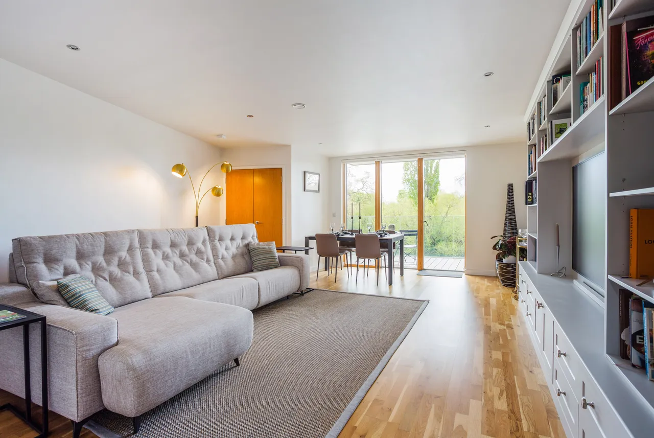 Kew Bridge Road, Brentford, TW8, photo 3