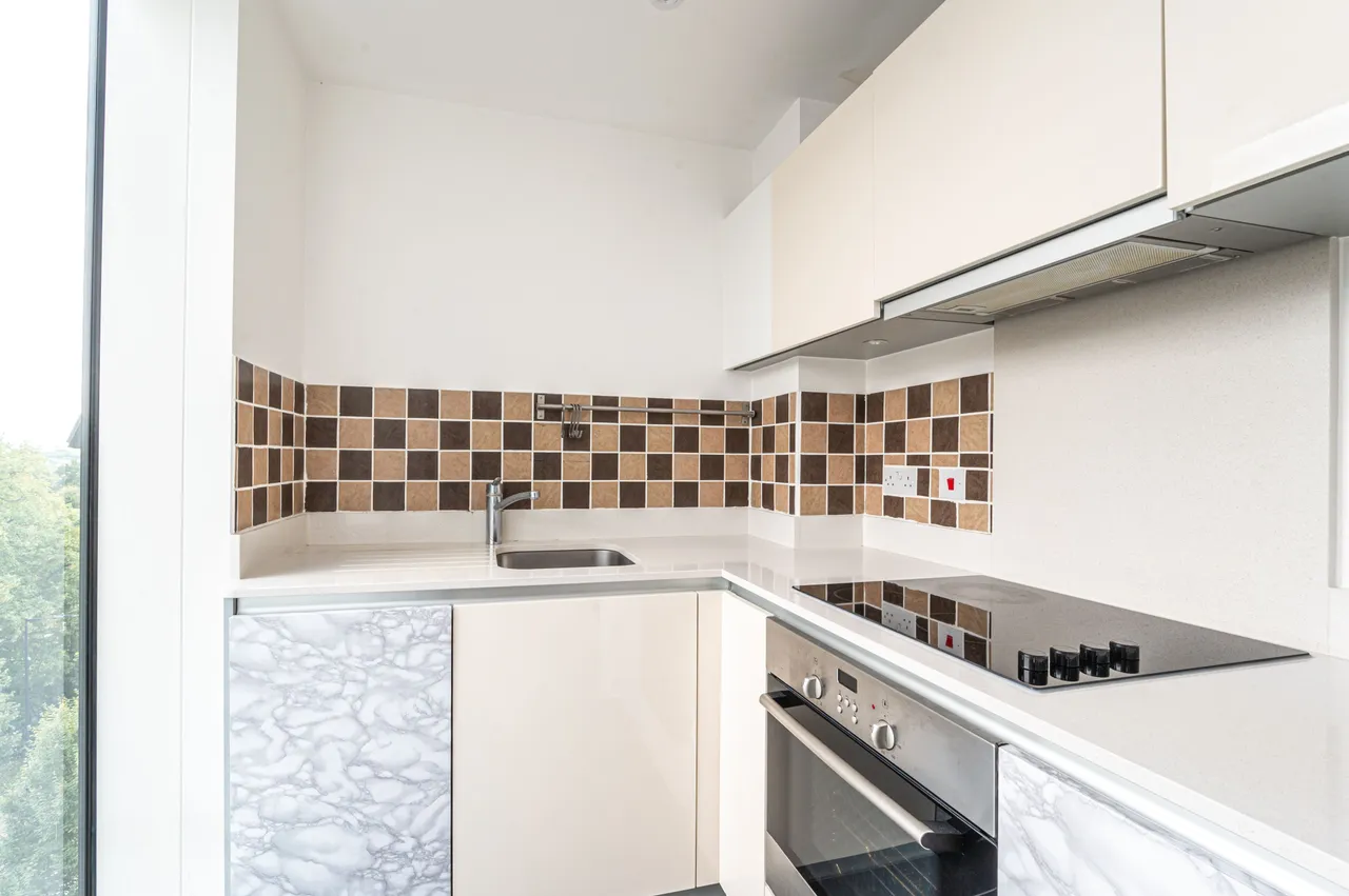 31 Riverside Apartments, Goodchild Road, London, photo 6