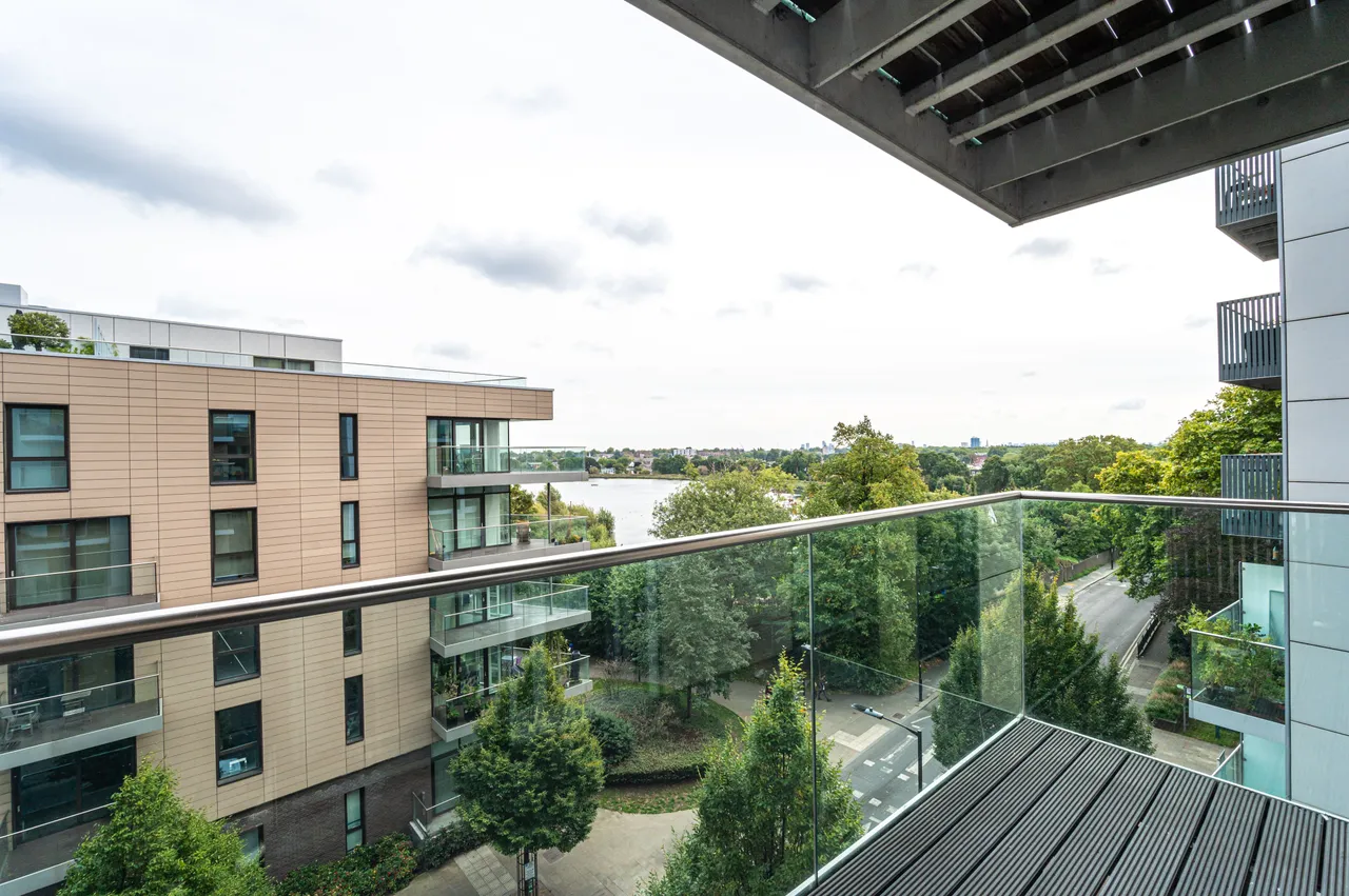 31 Riverside Apartments, Goodchild Road, London, photo 8