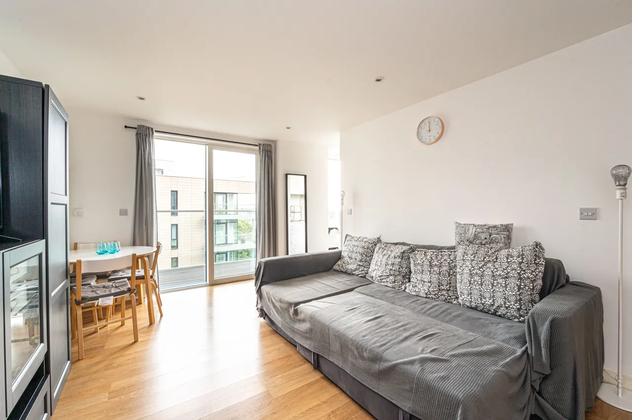 31 Riverside Apartments, Goodchild Road, London, photo 5