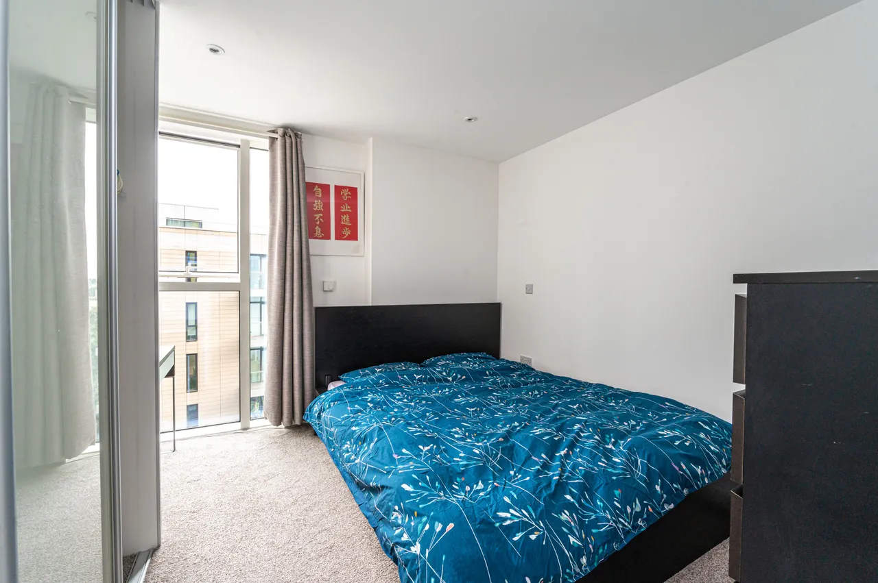 1 bed flat to rent — 31 Riverside Apartments, Goodchild Road, London