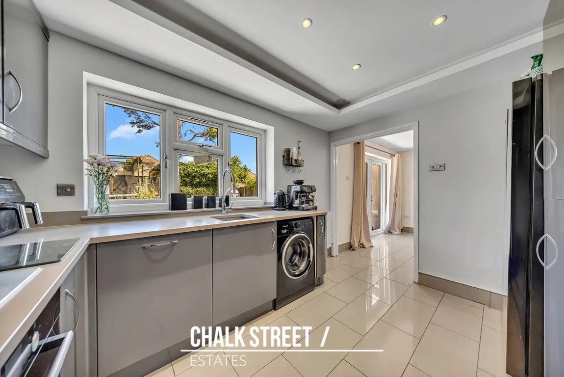 Front Lane, Upminster, RM14 1XW, photo 6