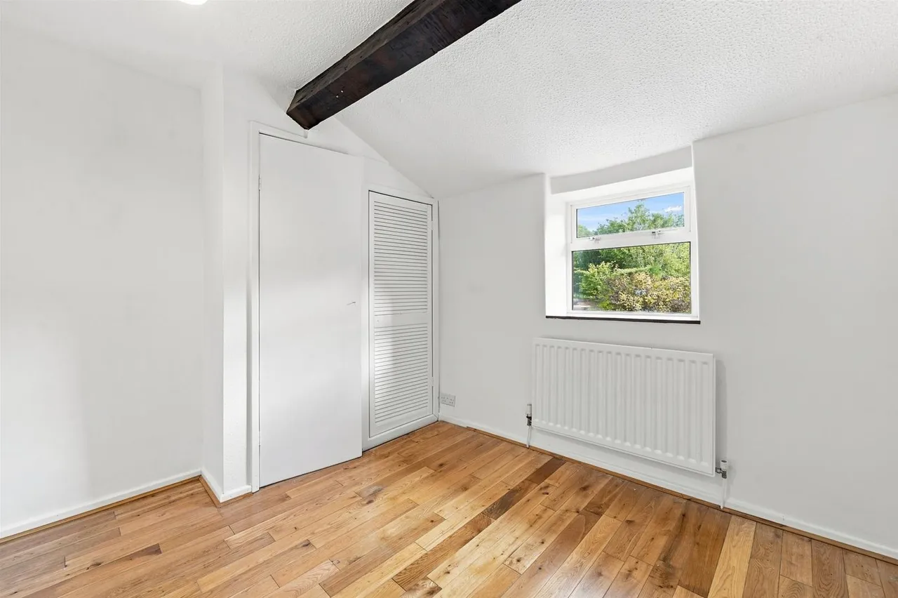 Beeston Mount, Bollington, photo 4