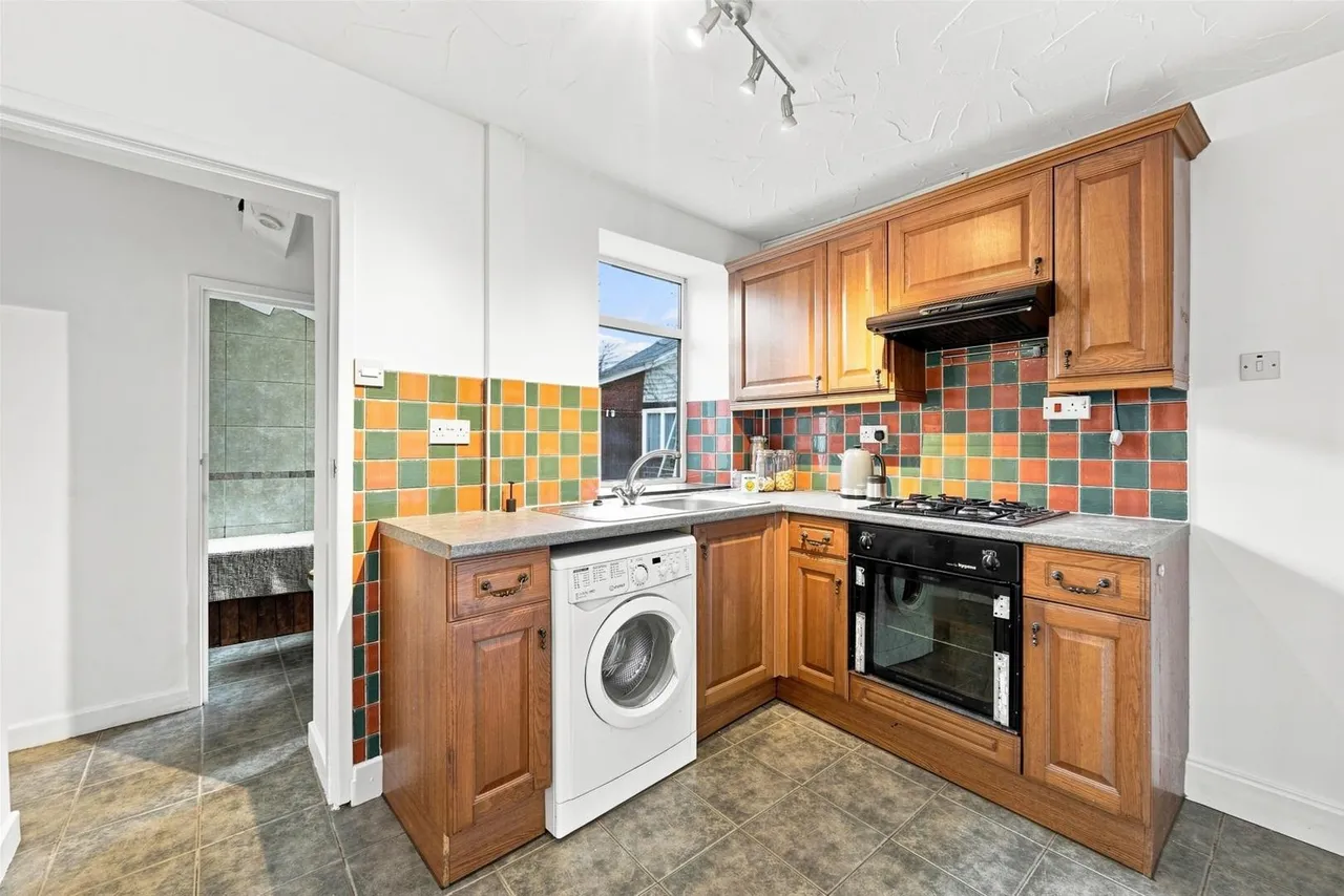 Beeston Mount, Bollington, photo 6