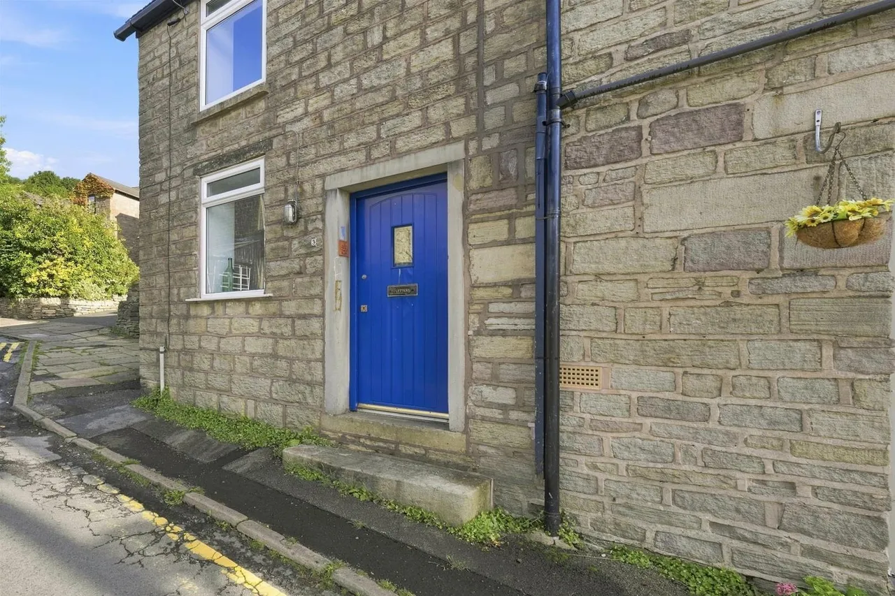 Beeston Mount, Bollington, photo 12