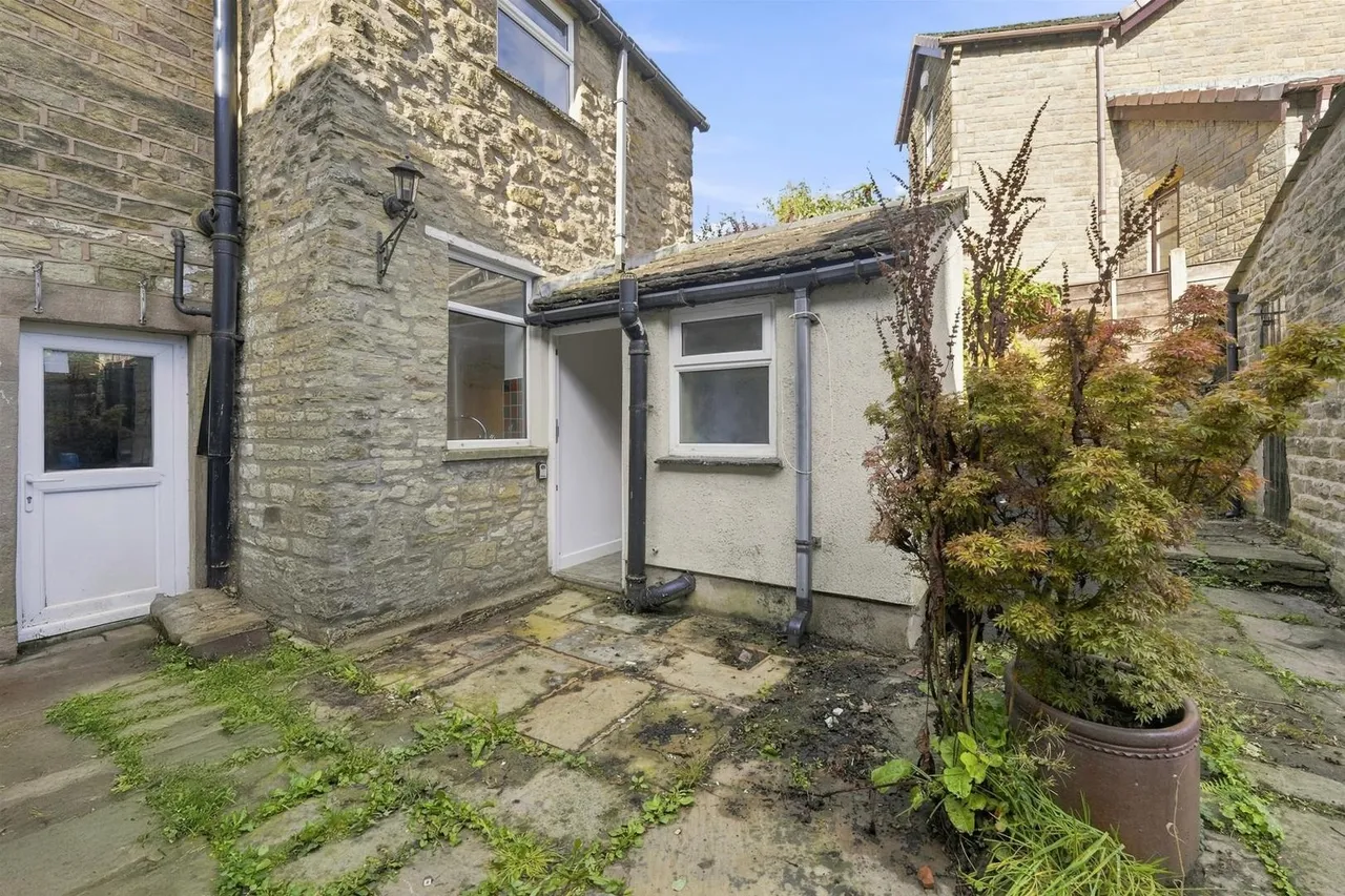Beeston Mount, Bollington, photo 10