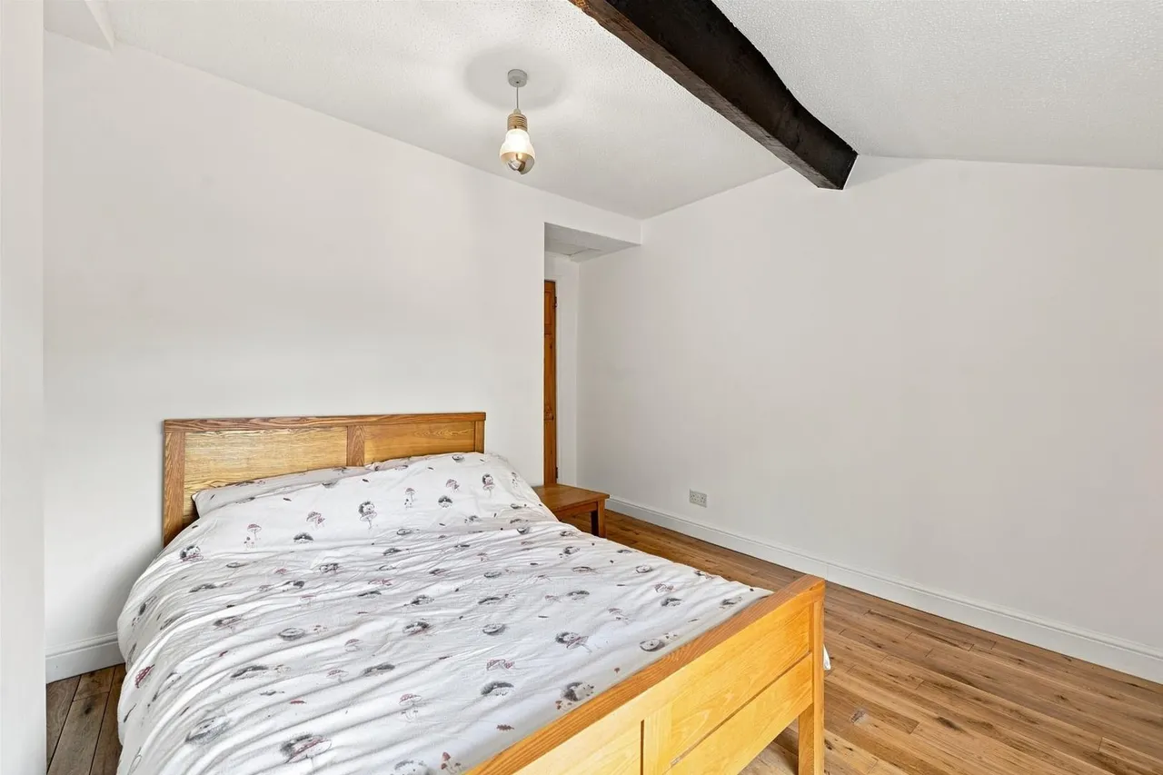 Beeston Mount, Bollington, photo 8