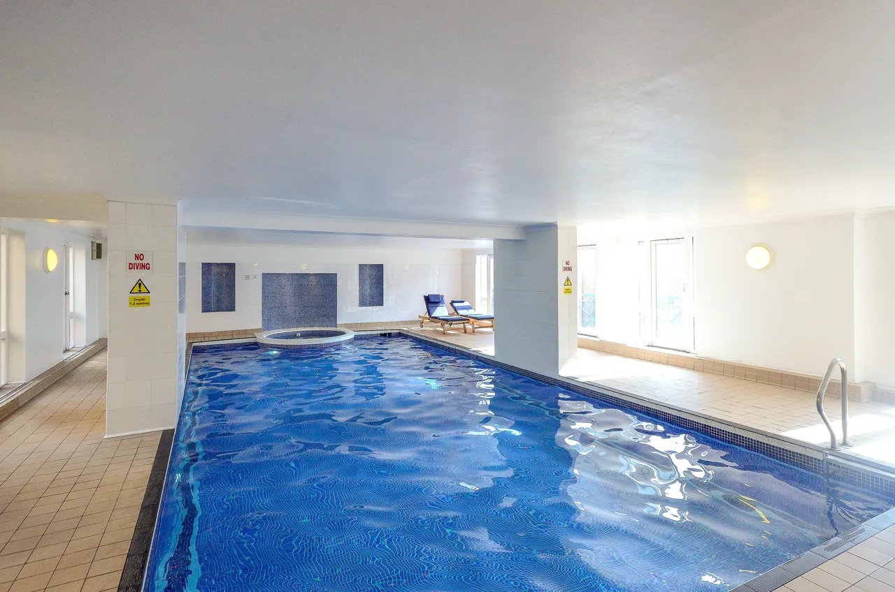 6 Hampton Court, King and Queen Wharf, Rotherhithe Street, London, photo 11