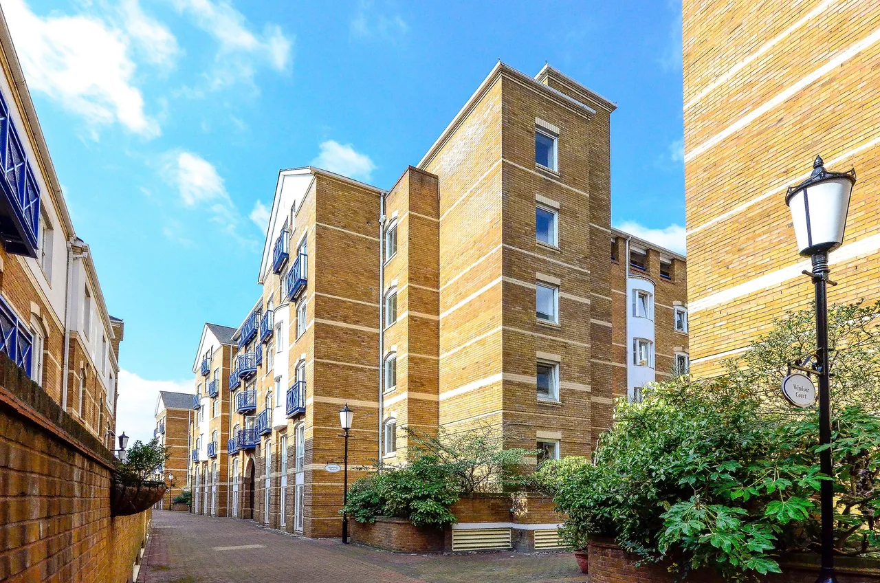 6 Hampton Court, King and Queen Wharf, Rotherhithe Street, London, photo 12