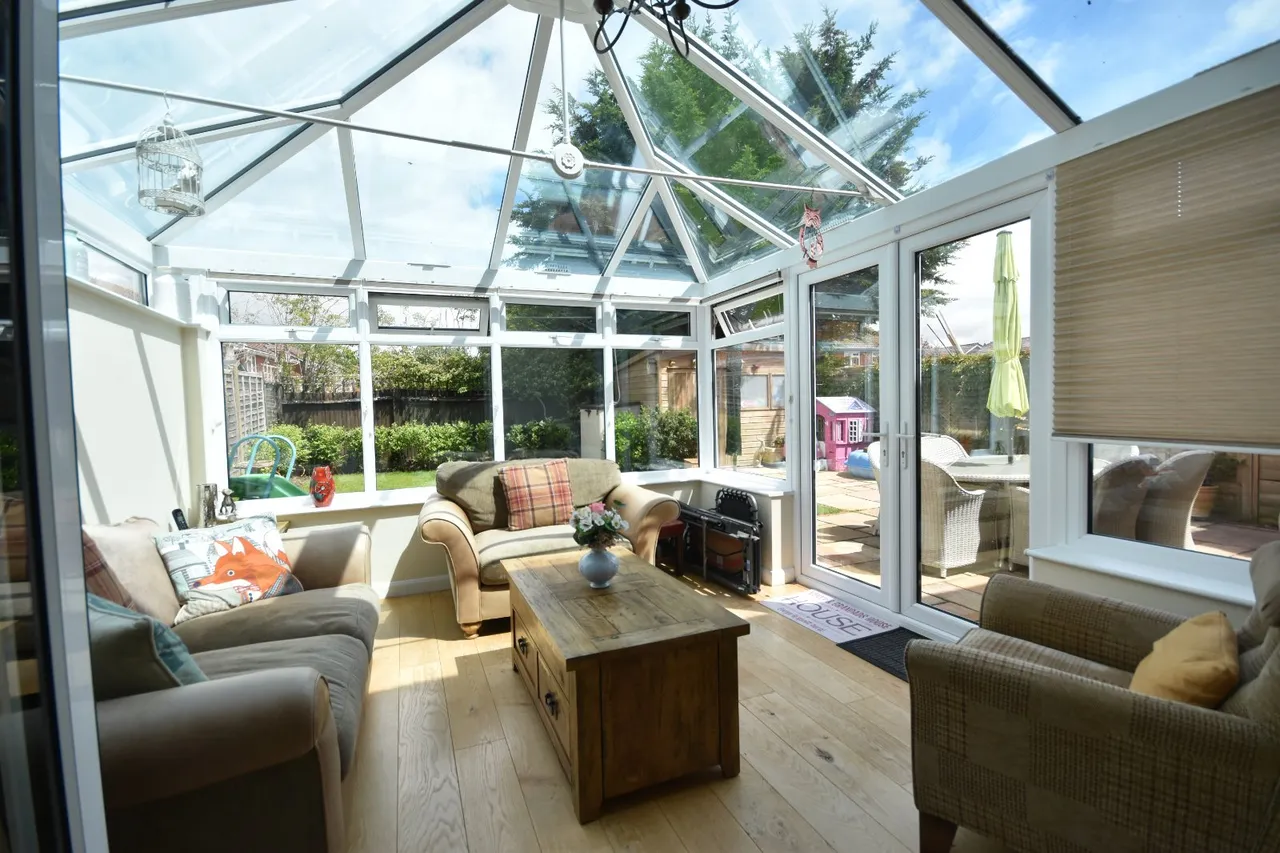 Hayes Walk, Smallfield, RH6, photo 6