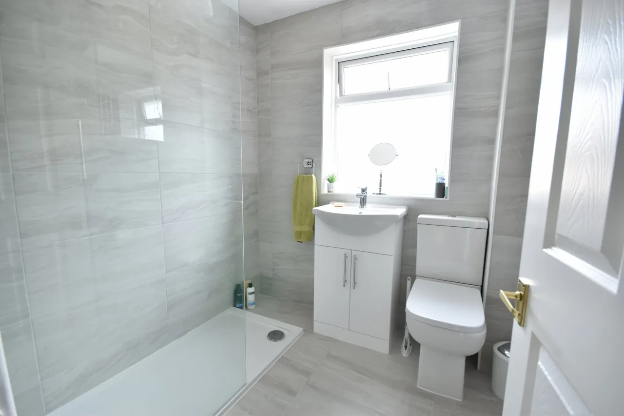 Hayes Walk, Smallfield, RH6, photo 17