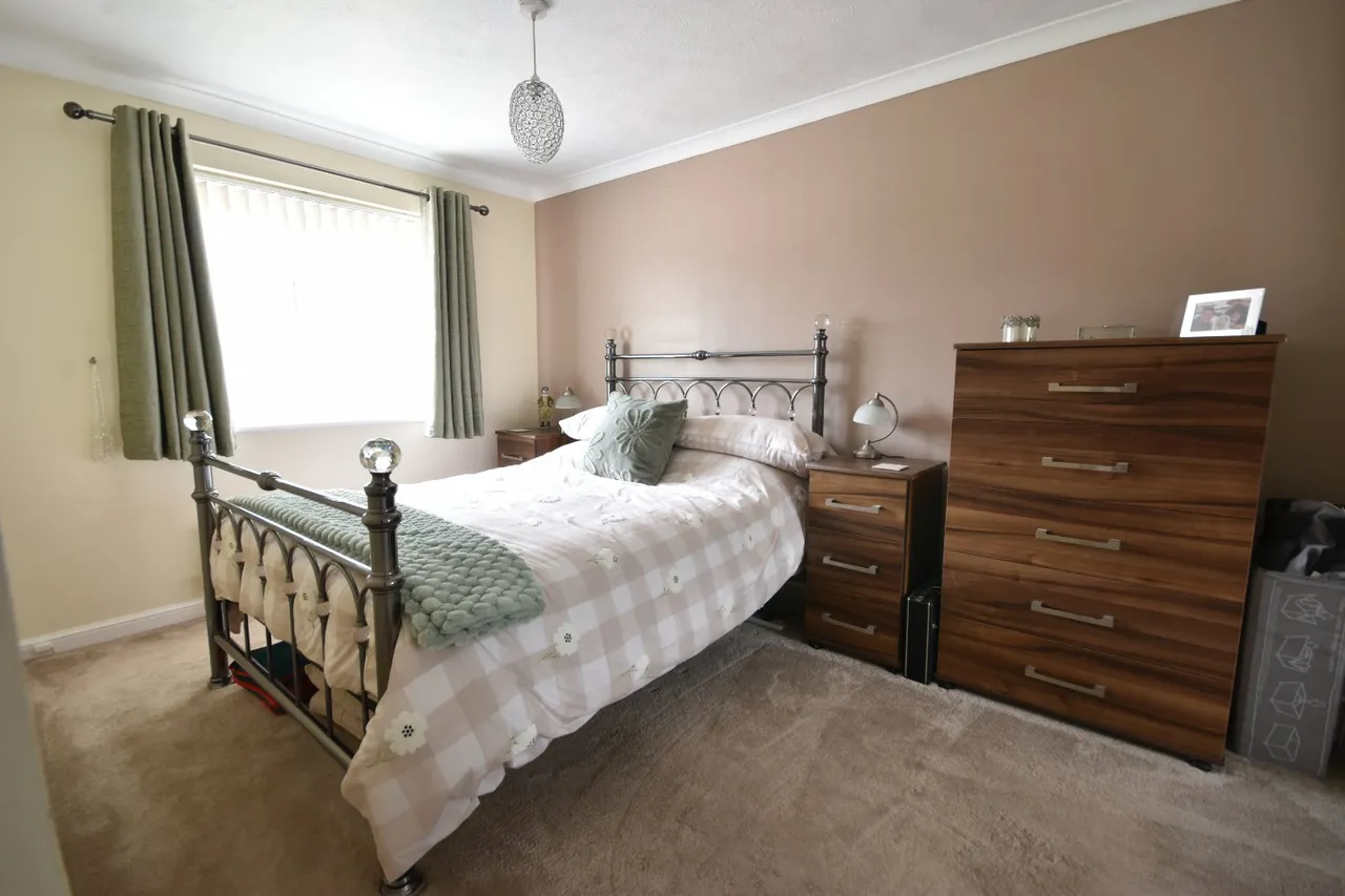 Hayes Walk, Smallfield, RH6, photo 5