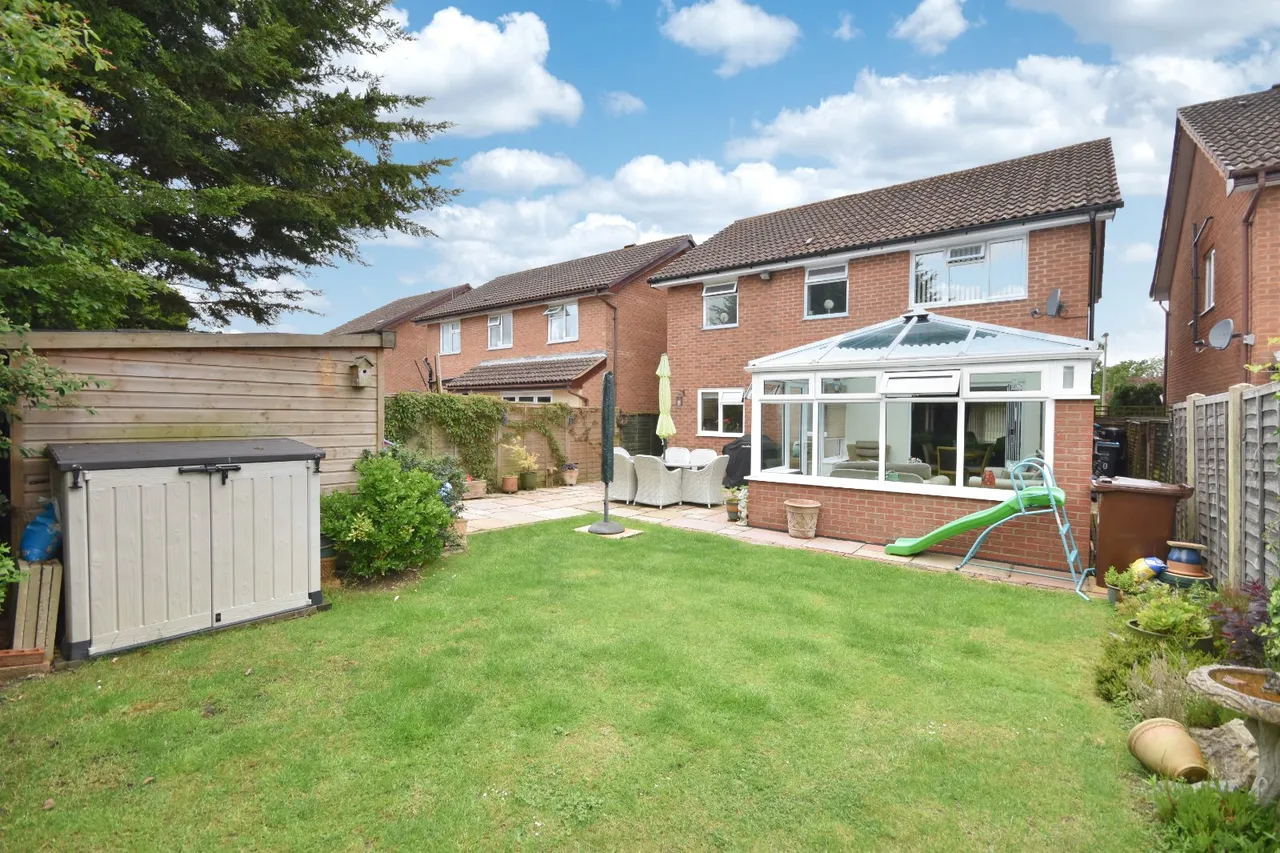 Hayes Walk, Smallfield, RH6, photo 12