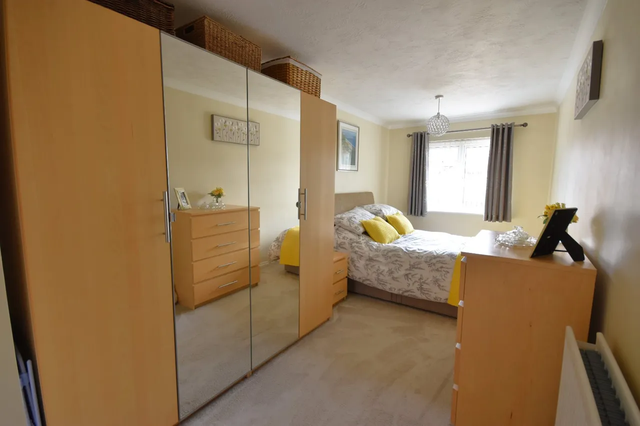 Hayes Walk, Smallfield, RH6, photo 9