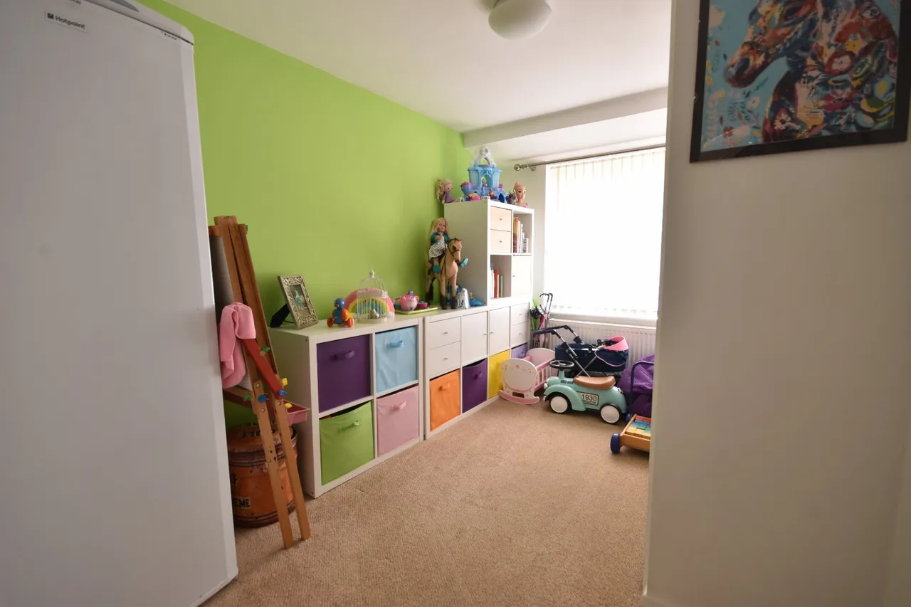 Hayes Walk, Smallfield, RH6, photo 14
