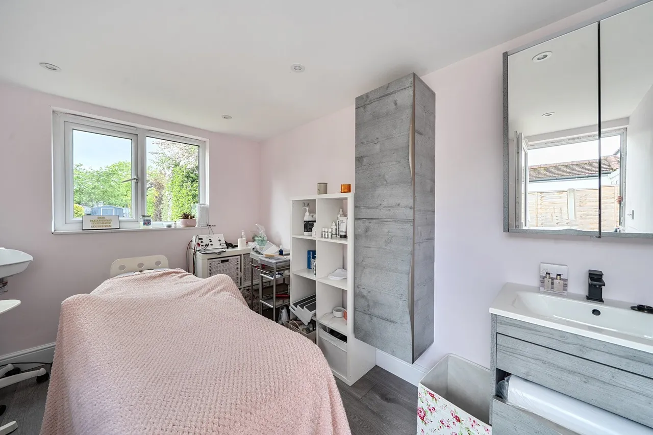 Birch Tree Avenue, BR4, photo 14