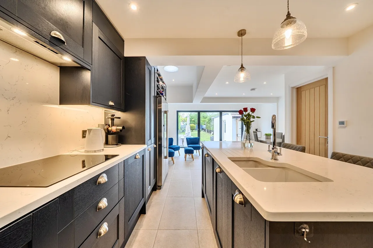 Birch Tree Avenue, BR4, photo 23