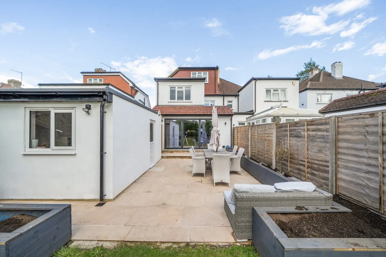 Birch Tree Avenue, BR4, photo 17