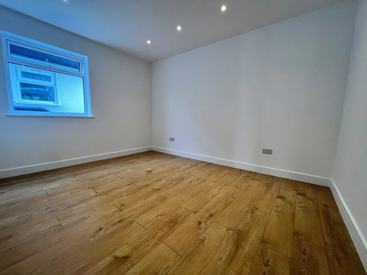 Donnington Road, Worcester Park, KT4, photo 8
