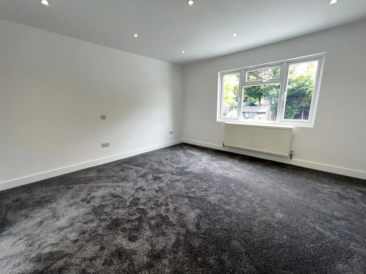 Donnington Road, Worcester Park, KT4, photo 17