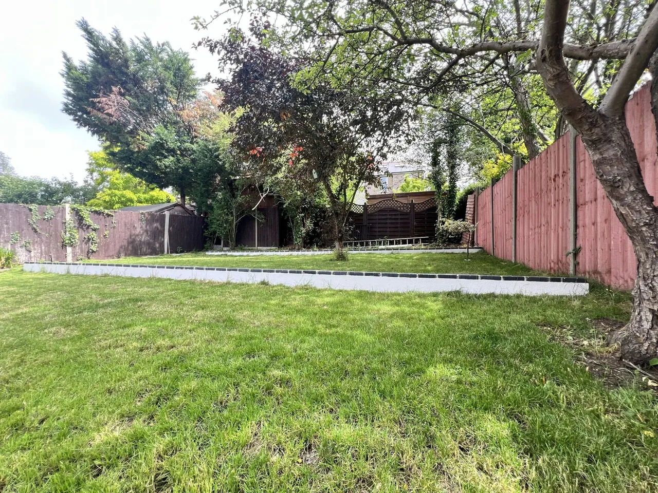 Donnington Road, Worcester Park, KT4, photo 22