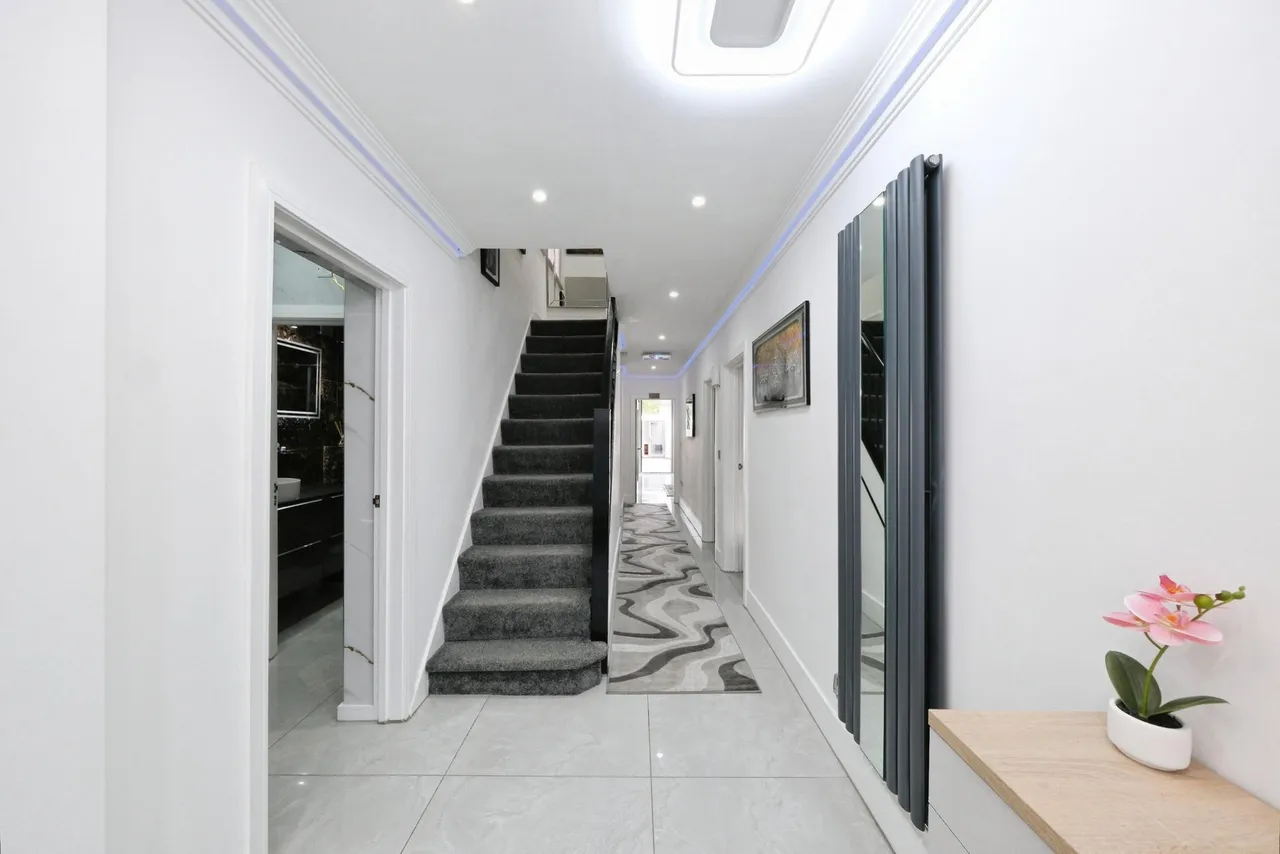 Runswick Drive, Nottingham, NG8, photo 12