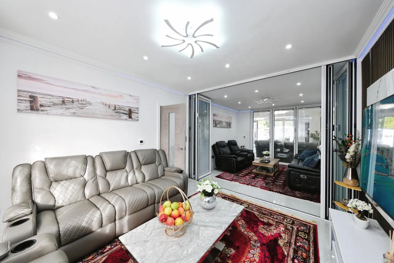 Runswick Drive, Nottingham, NG8, photo 9