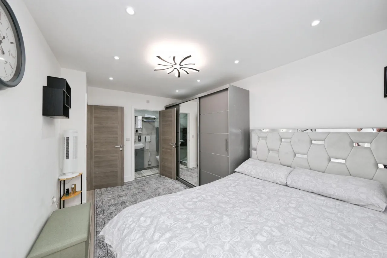 Runswick Drive, Nottingham, NG8, photo 15