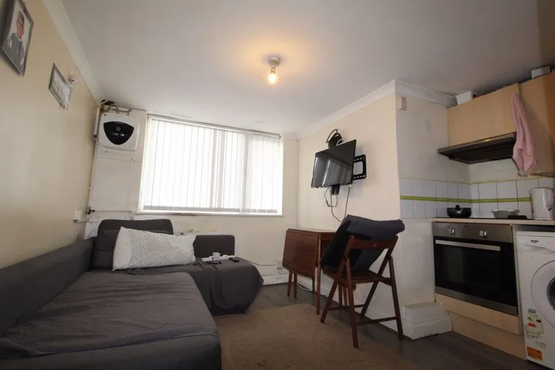 Downs Road, Luton LU1 1QR, photo 7