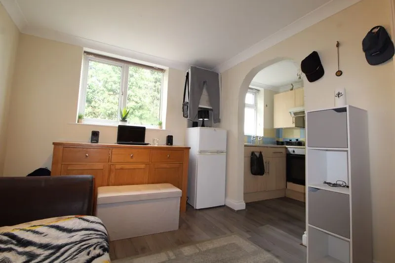 Downs Road, Luton LU1 1QR, photo 11