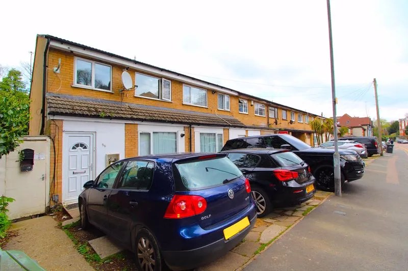 6 bed flat for sale — Downs Road, Luton LU1 1QR