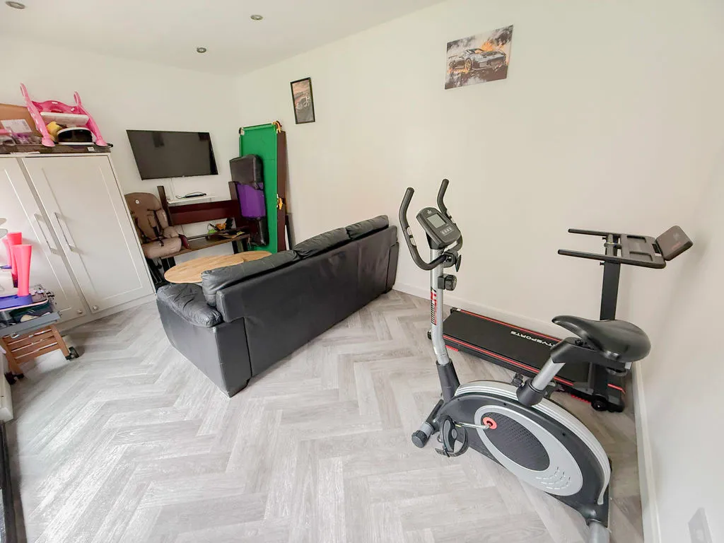 Canterbury Close, Erdington, B23, photo 30
