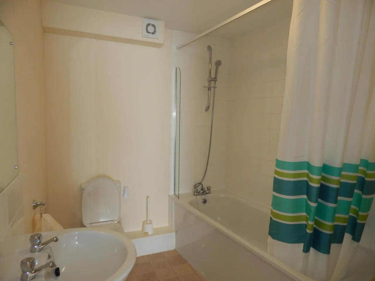 Exeter Inn Court, Barnstaple, EX32, photo 6