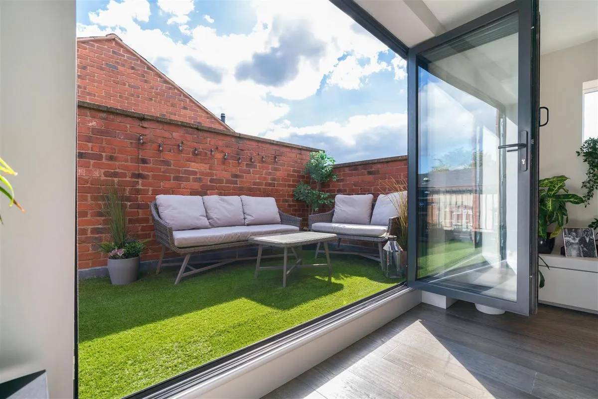 Warstone Lane, Birmingham, B18, photo 34