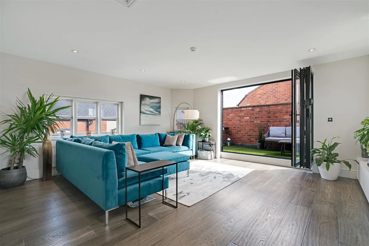 Warstone Lane, Birmingham, B18, photo 2