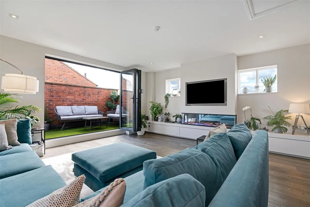 Warstone Lane, Birmingham, B18, photo 31