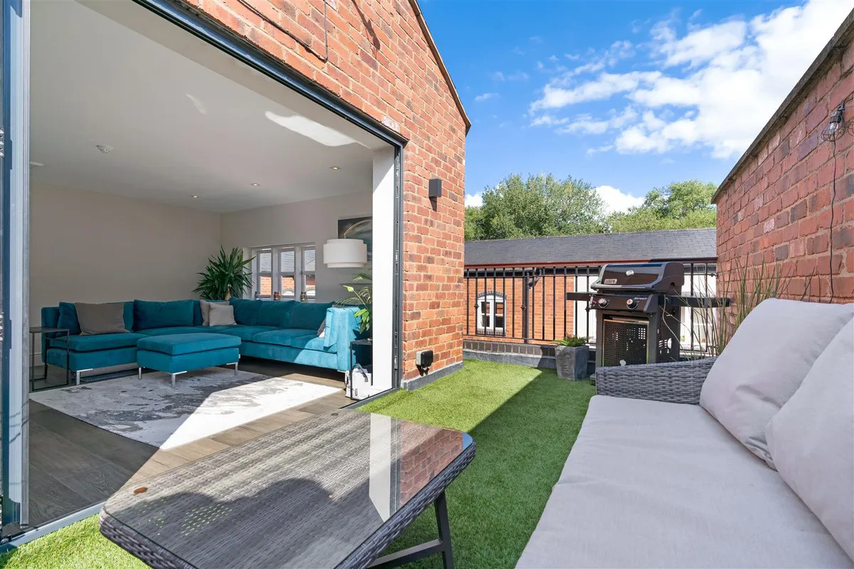 Warstone Lane, Birmingham, B18, photo 4