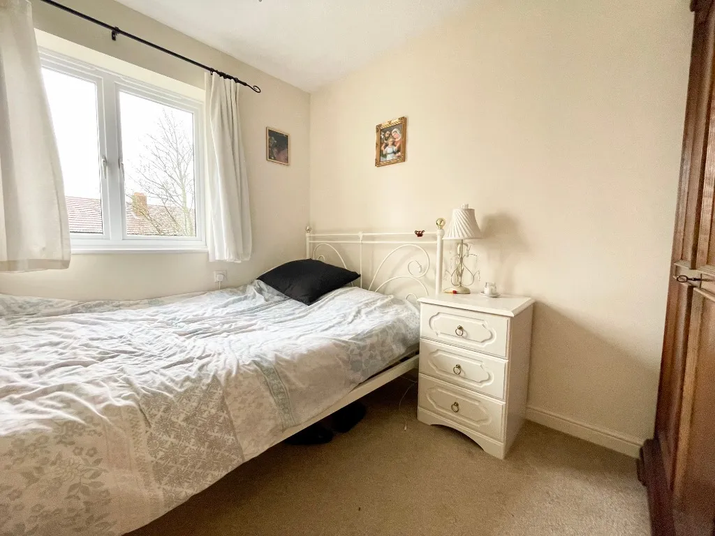 Lloyd Close, Cheltenham, GL51, photo 5