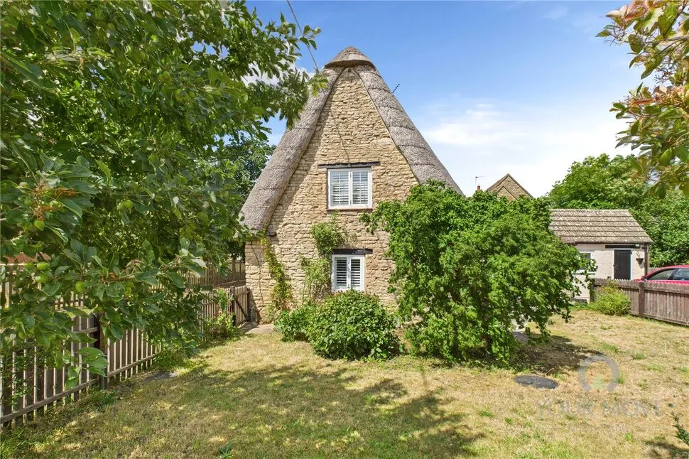2 bed house to rent, Sudborough Road, Slipton, NN14
