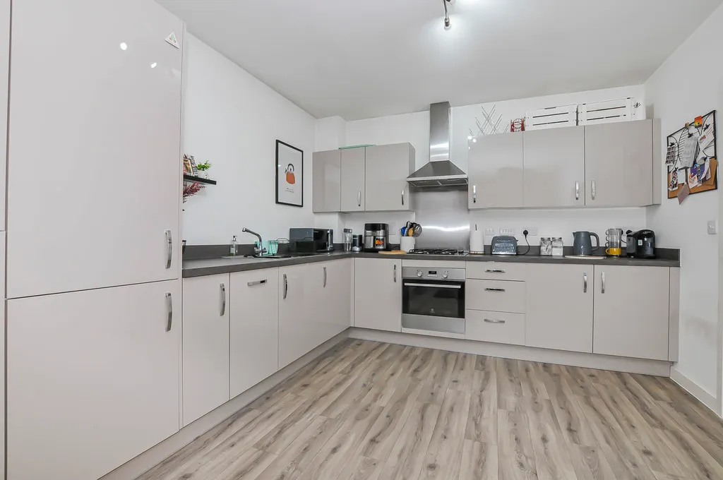 Kellett Street, Percival House, UB10, photo 12