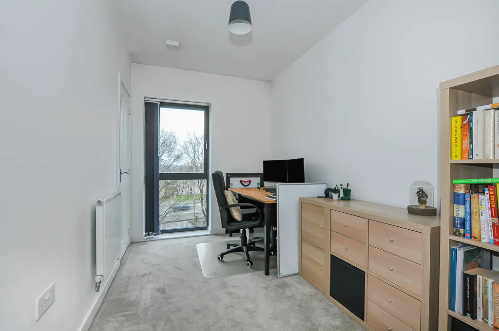 Kellett Street, Percival House, UB10, photo 7
