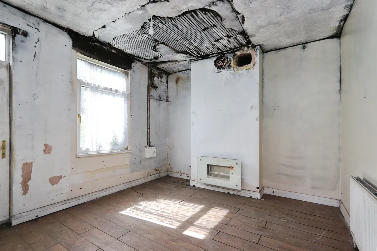 Dove Hill, Royston, Barnsley, photo 4