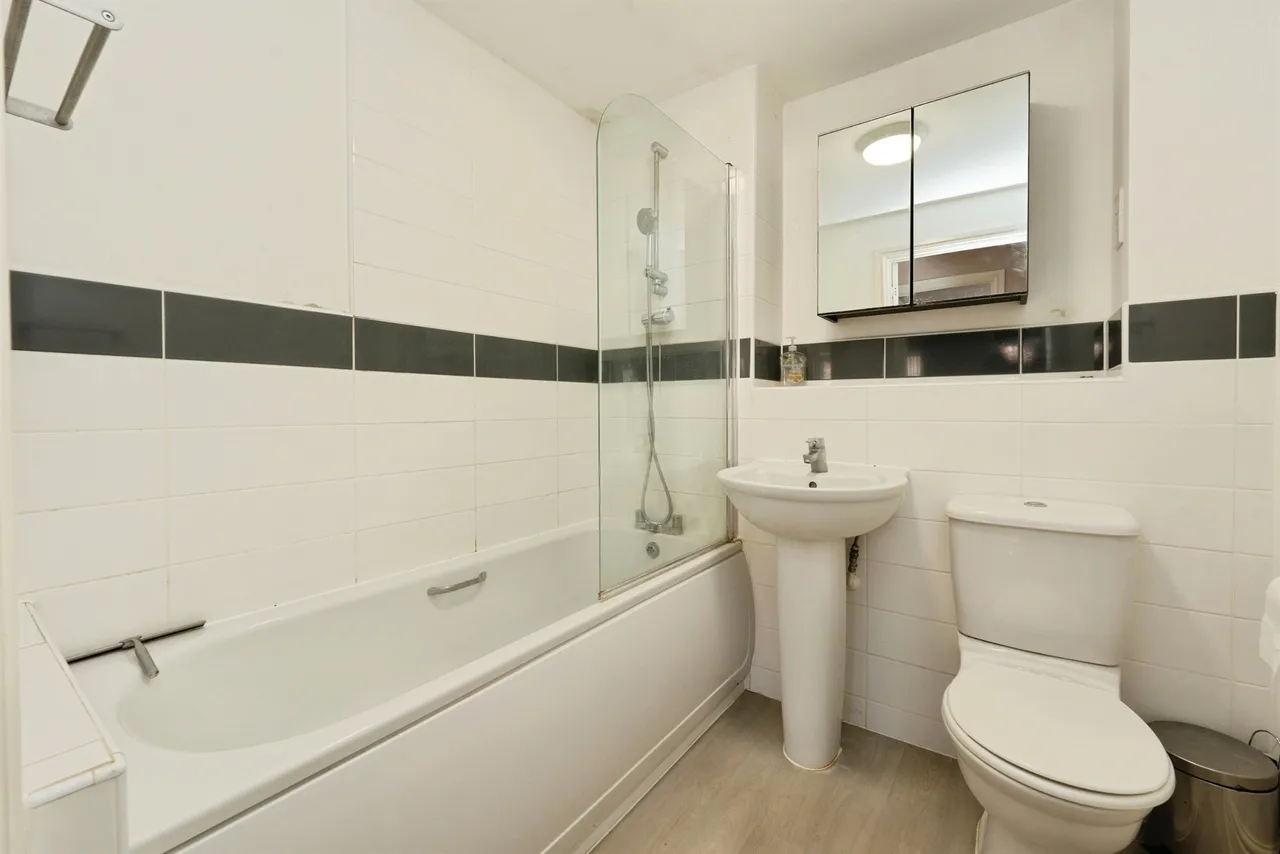 Plantation Close, Bushey, WD23, photo 7