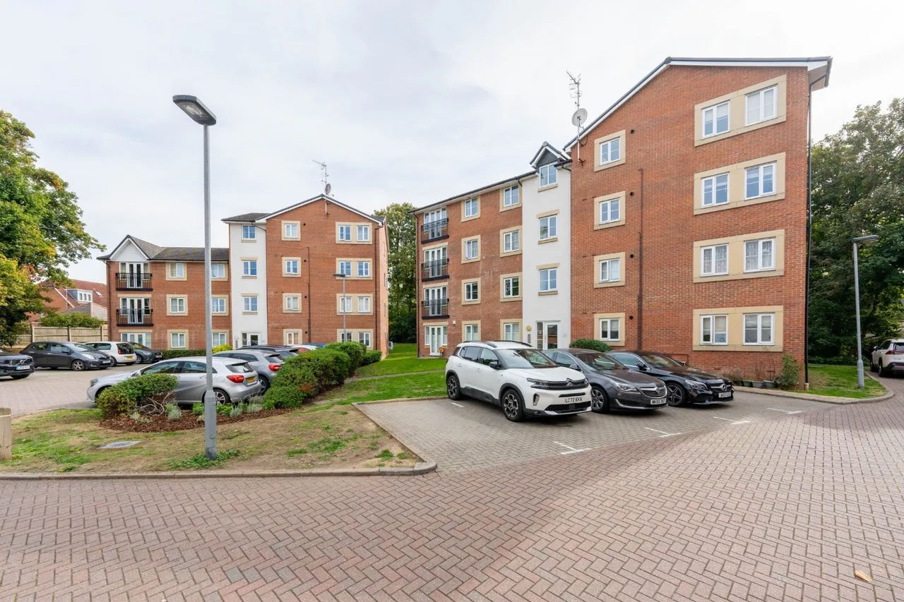 Plantation Close, Bushey, WD23, photo 12