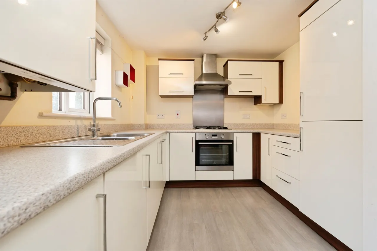Plantation Close, Bushey, WD23, photo 2