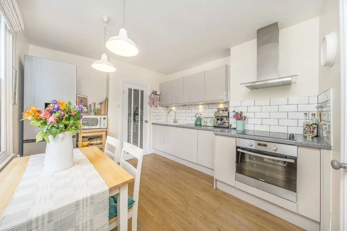 Aslett Street, SW18, photo 3
