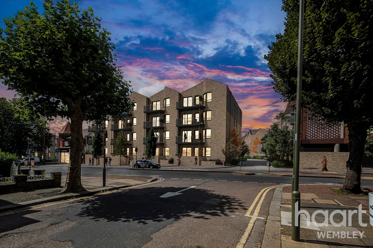 2 bed flat for sale, Manor Park Road, London, NW10