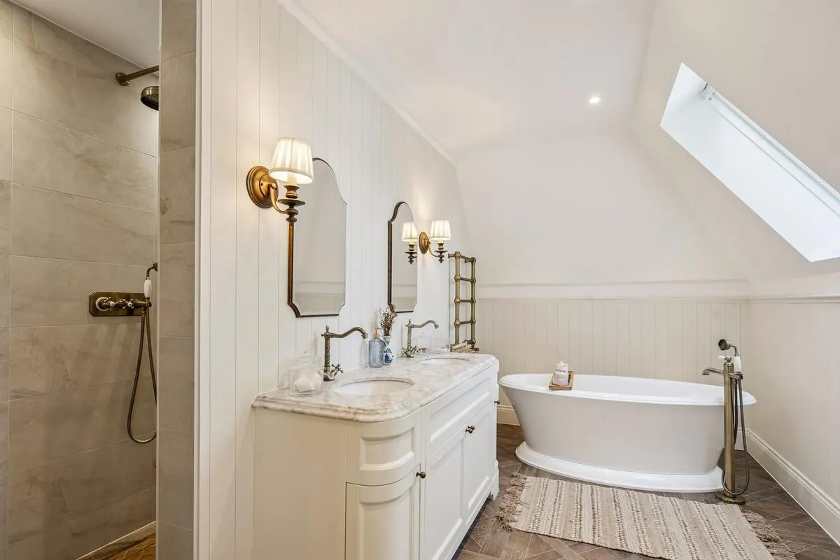 Fairmile Lane, Cobham, KT11, photo 24